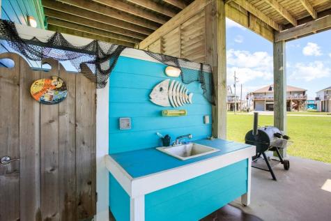 942 Palm Ridge Drive Crystal Beach TX 77650