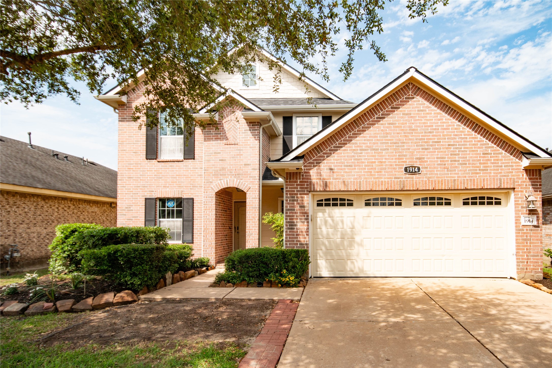 1914 Caldbeck Lane Fresno TX 77545