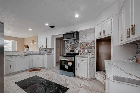 811 Loire Lane Houston TX 77090