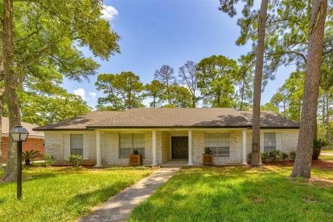 2902 Colonial Drive Dickinson TX 77539