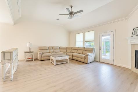 1905 Emerald Breeze Court Pearland TX 77089