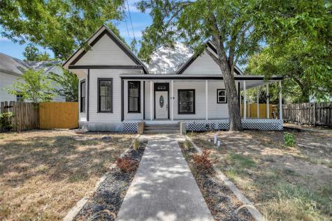 1704 N Houston Avenue Cameron TX 76520