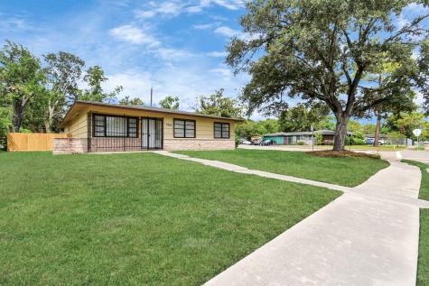 5967 Doulton Drive Houston TX 77033