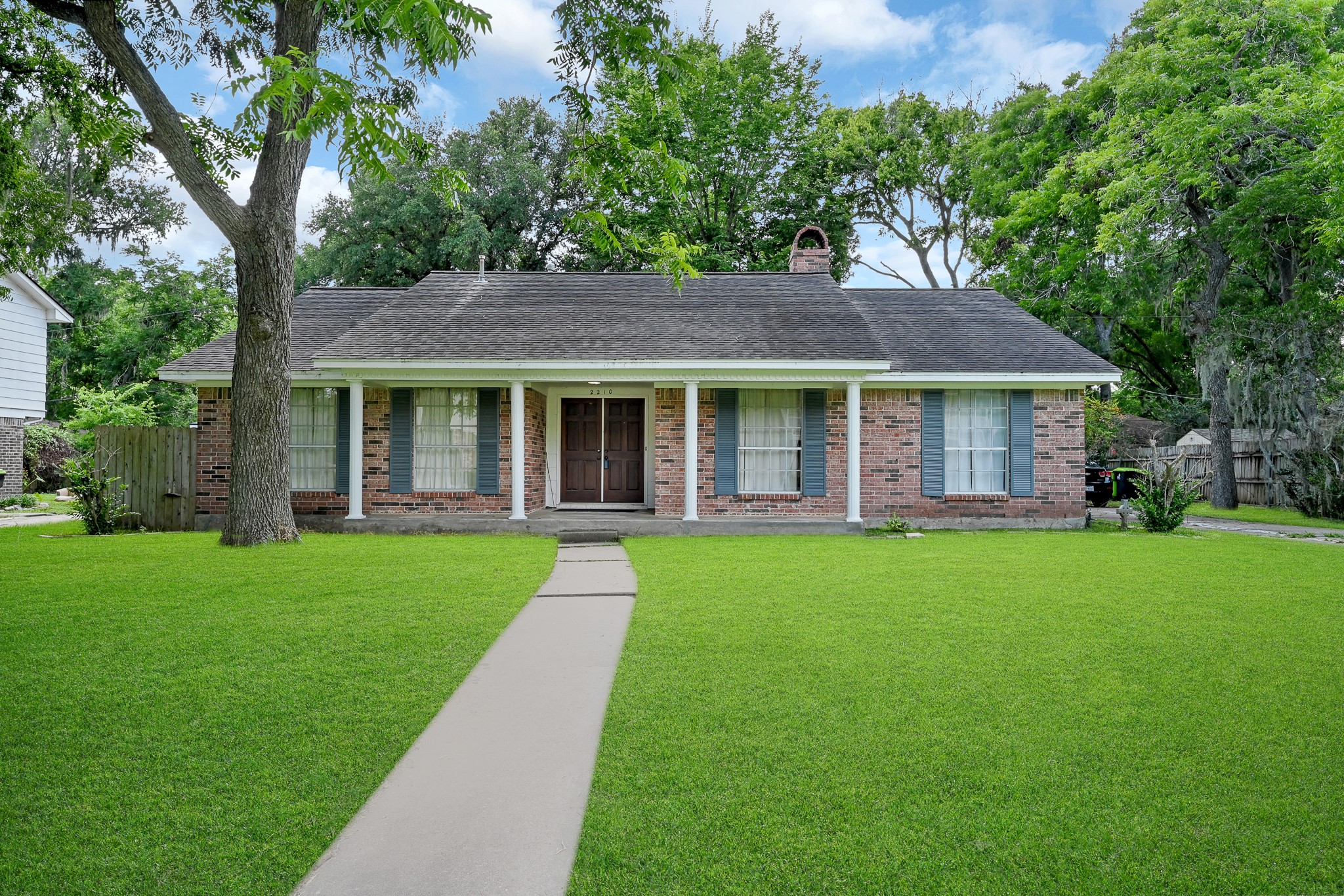 2210 N Belmont Drive Richmond TX 77469