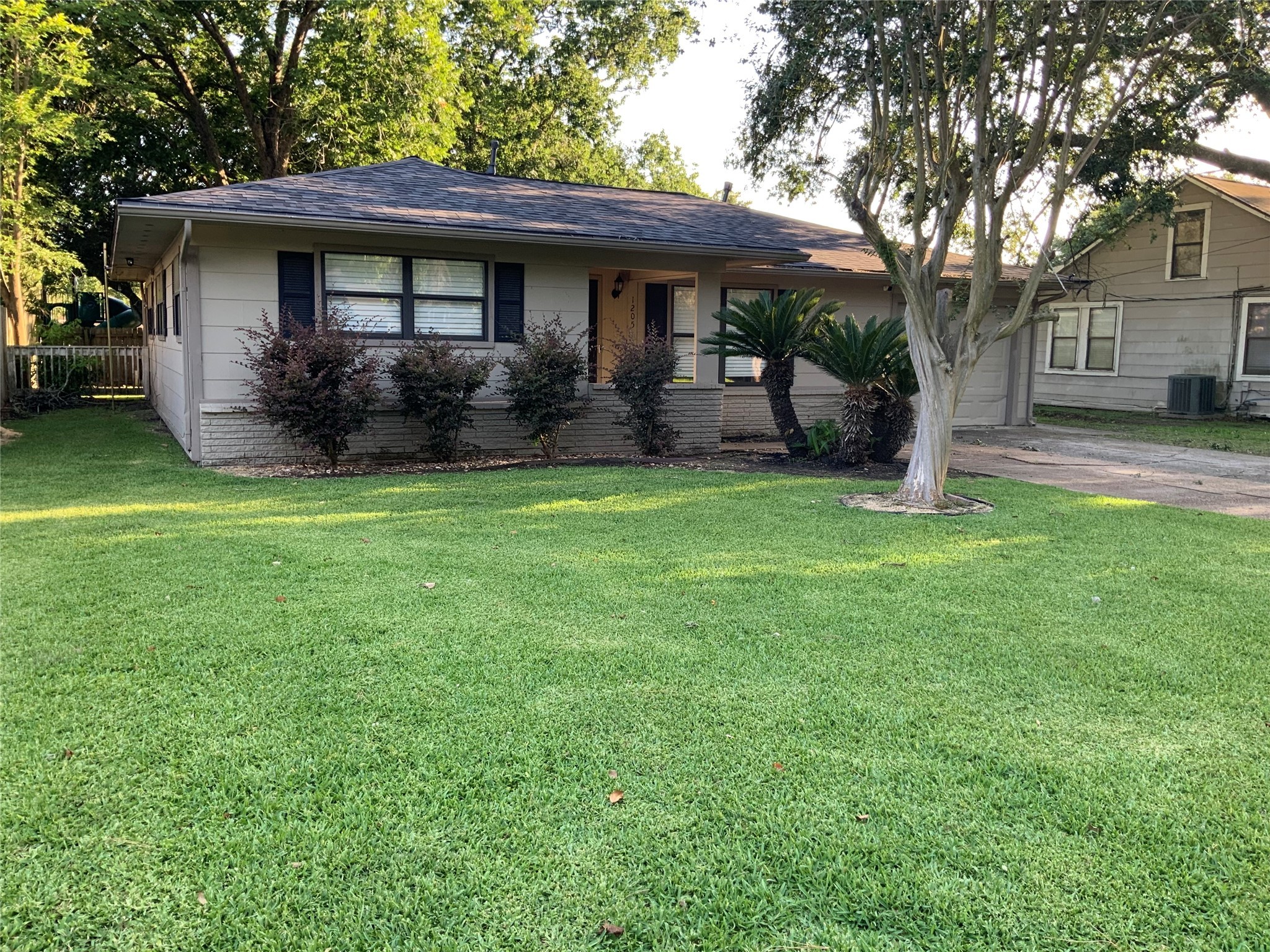 1205 E Fayle Street Baytown TX 77520