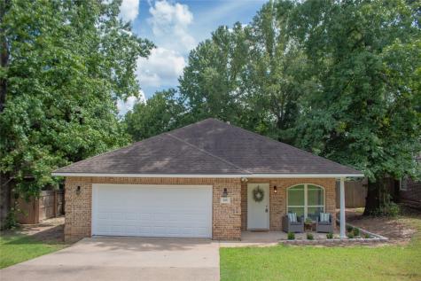 326 Green Leaf Street Huntsville TX 77340