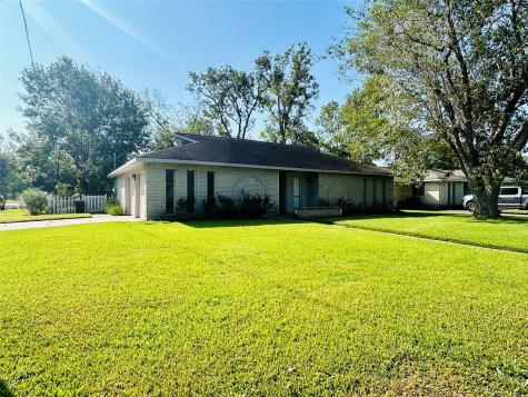 501 Kingsbury Lane Friendswood TX 77546