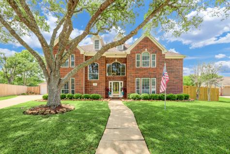 712 Stonecreek Circle Friendswood TX 77546