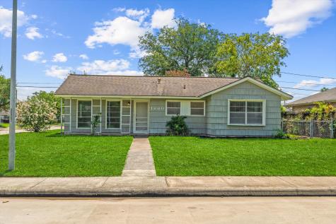 1860 Lynnview Drive Houston TX 77055