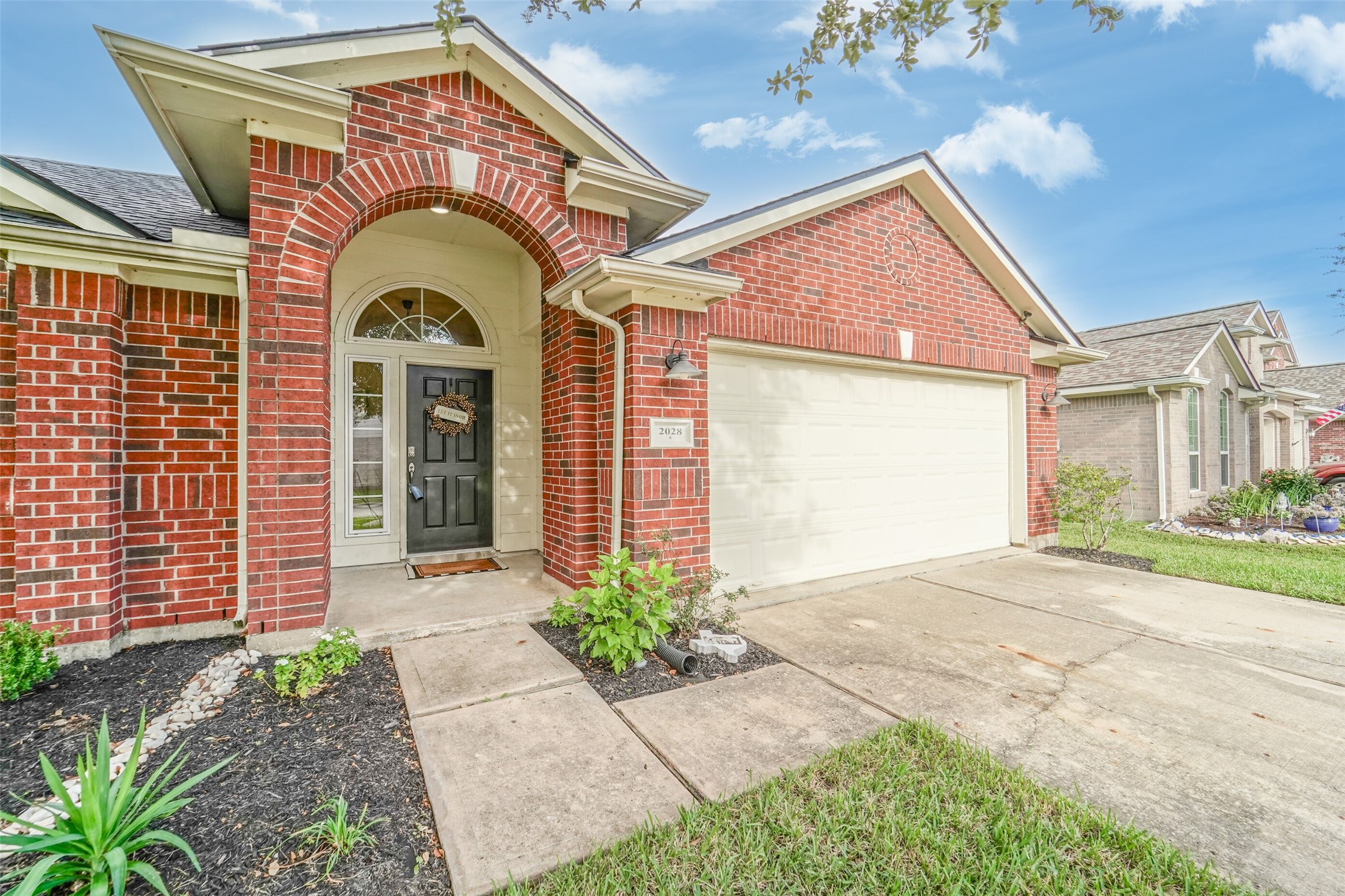 2028 Sandy Bank Lane Pearland TX 77581