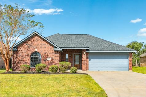 112 Blue Bird Court Richwood TX 77531