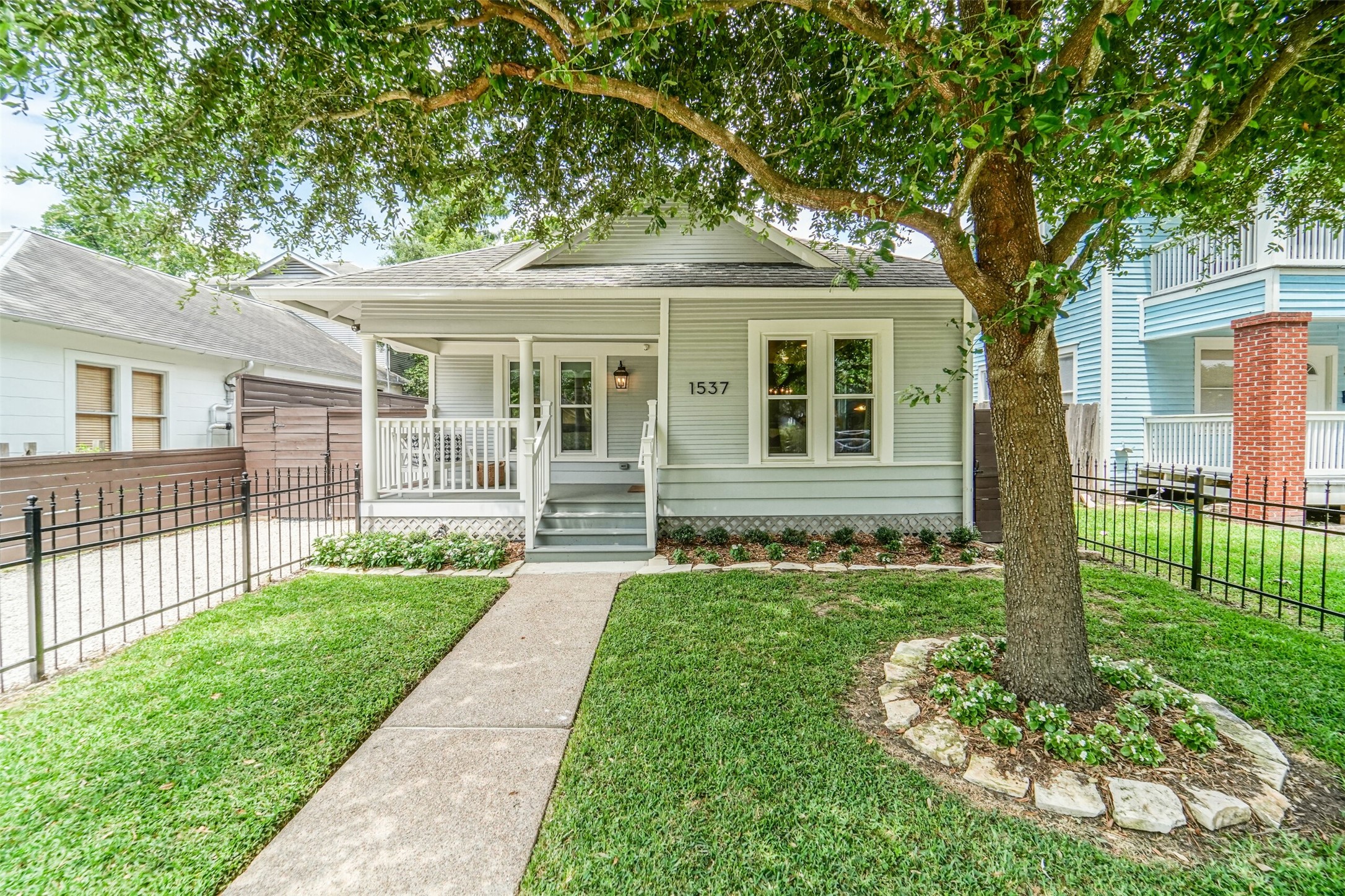 1537 Ashland Street Houston TX 77008
