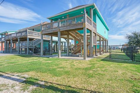 960 B Palmetto Drive Crystal Beach TX 77650