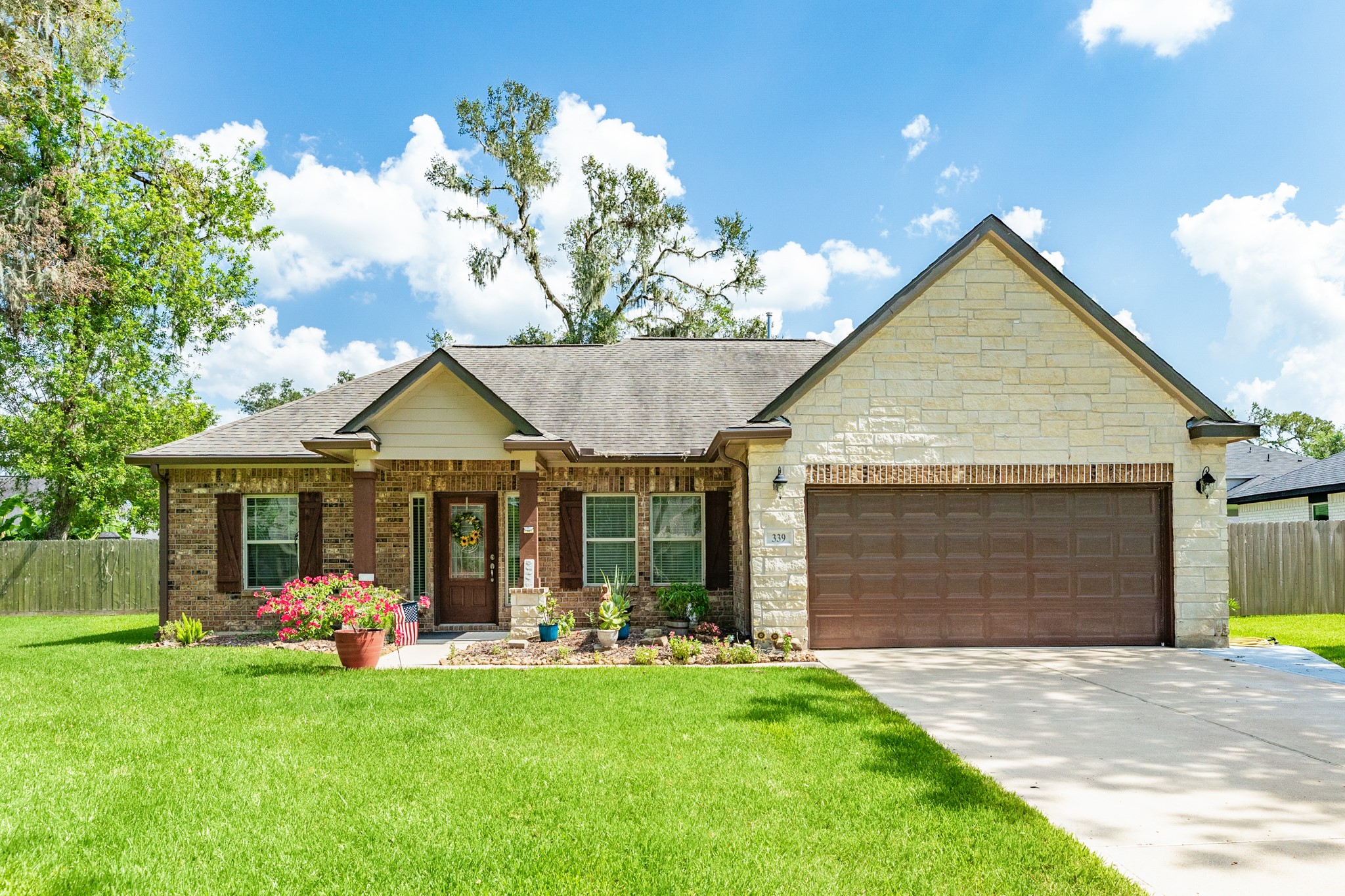 339 Woodhaven Drive West Columbia TX 77486