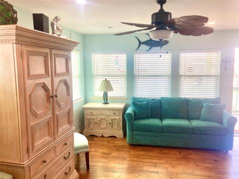 834 Eastview Crystal Beach TX 77650
