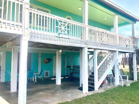 834 Eastview Crystal Beach TX 77650