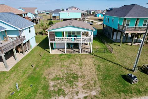 834 Eastview Crystal Beach TX 77650