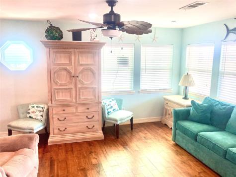 834 Eastview Crystal Beach TX 77650