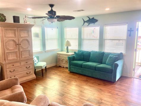 834 Eastview Crystal Beach TX 77650