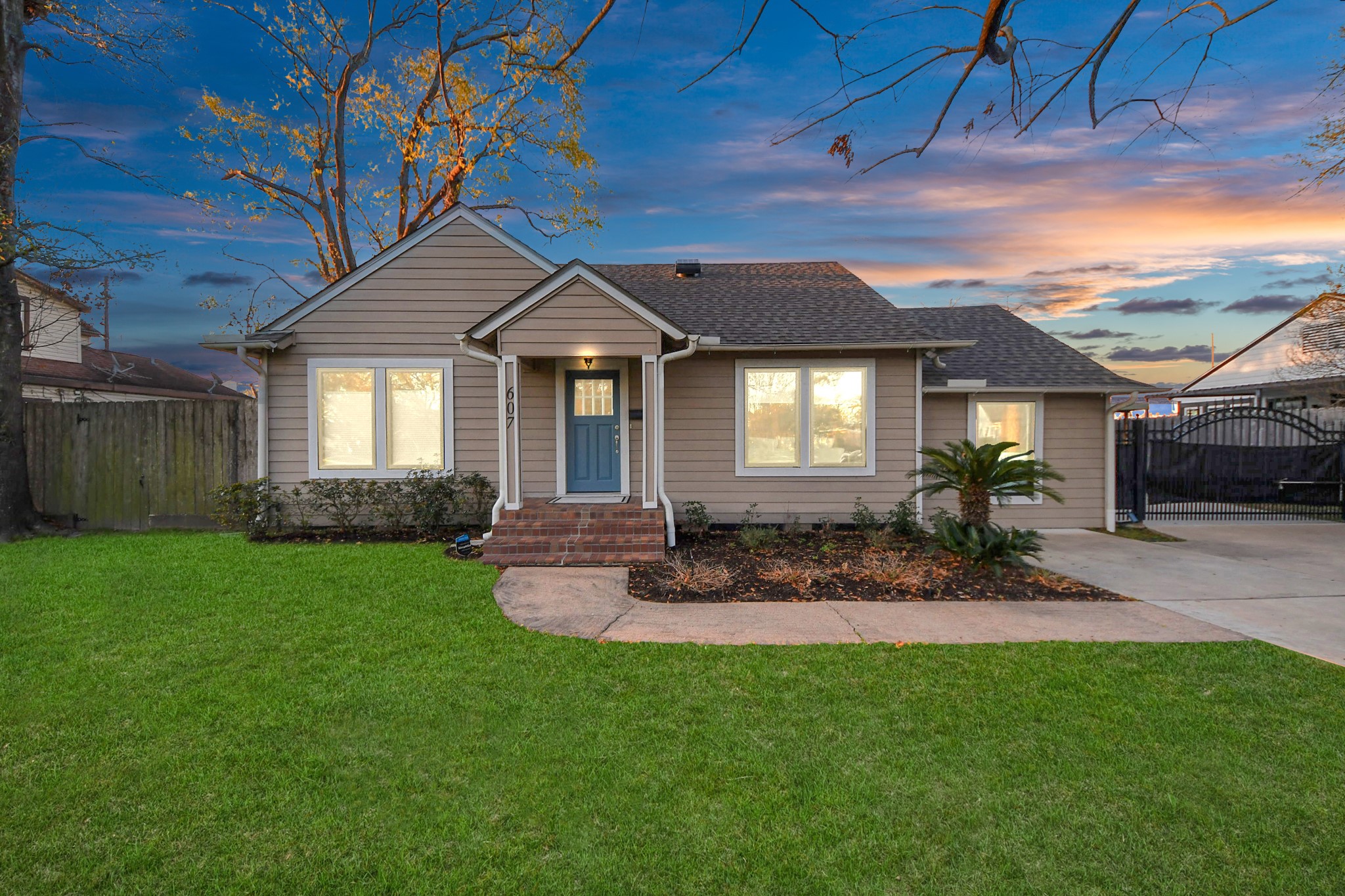 607 W 30th Street Houston TX 77018