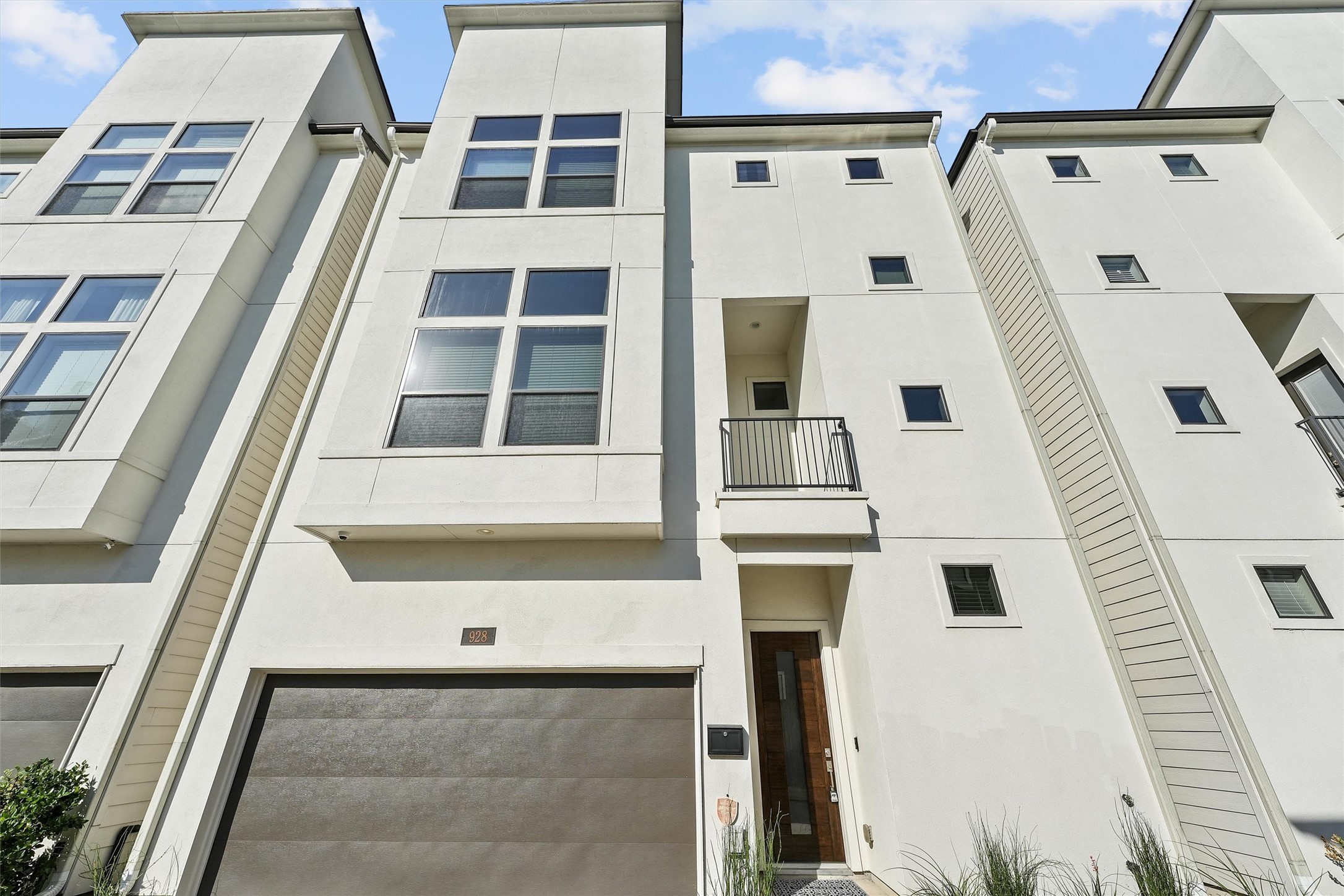 928 W 22nd Street Houston TX 77008
