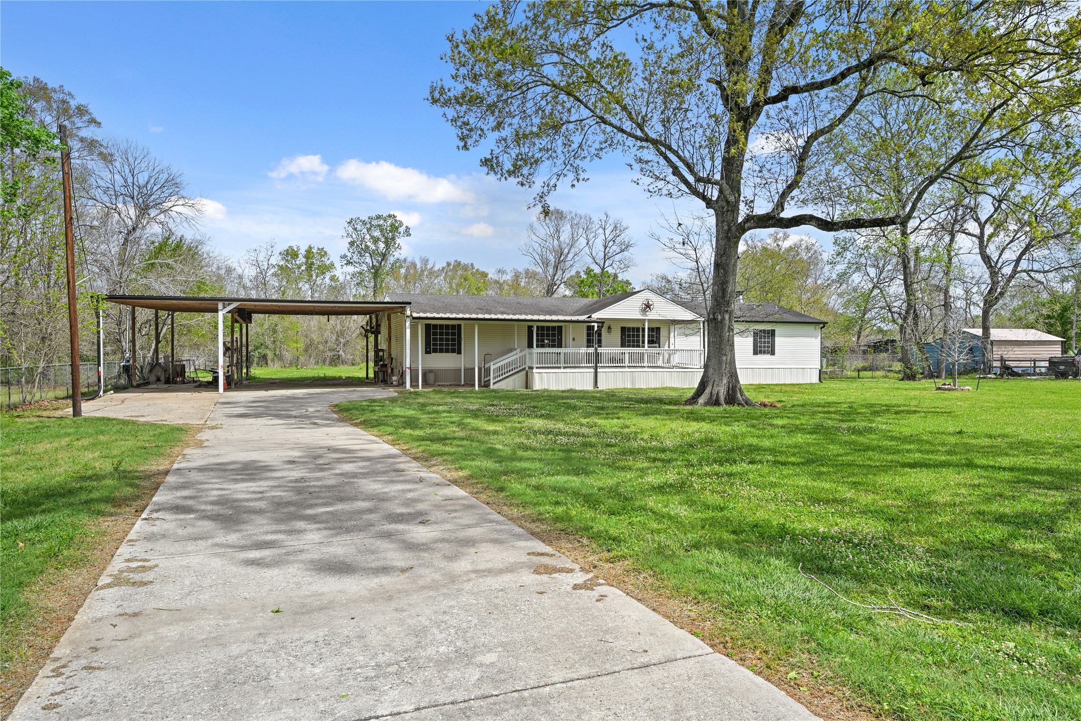 74 County Road 4400 Dayton TX 77535