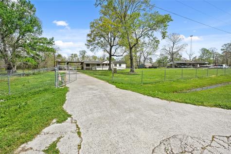 74 County Road 4400 Dayton TX 77535