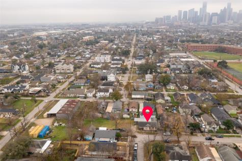 1302 Ryon Street Houston TX 77009