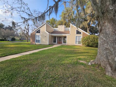 2167 Twin Lakes Boulevard West Columbia TX 77486
