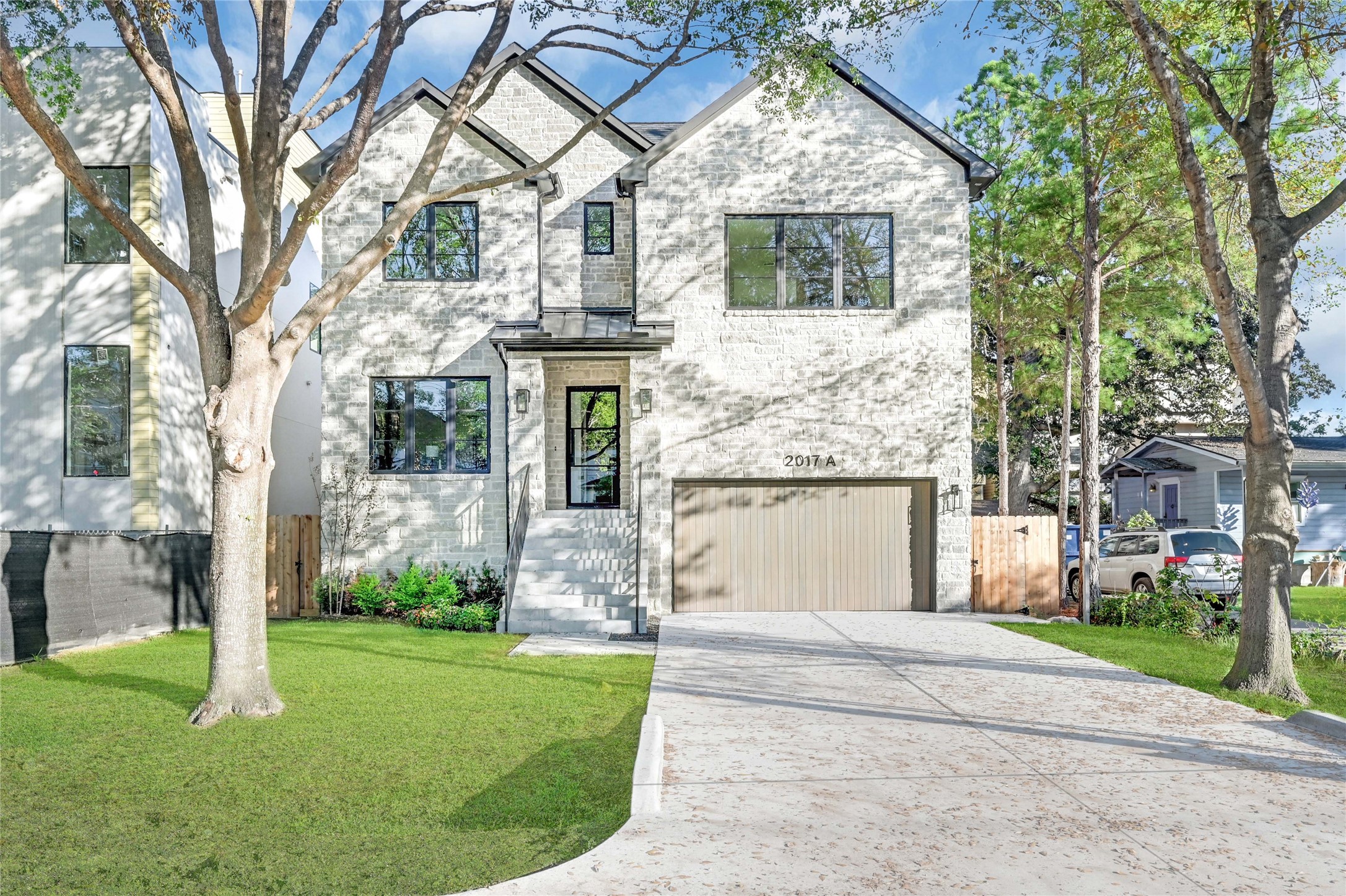 2017 W 14th Street Houston TX 77008