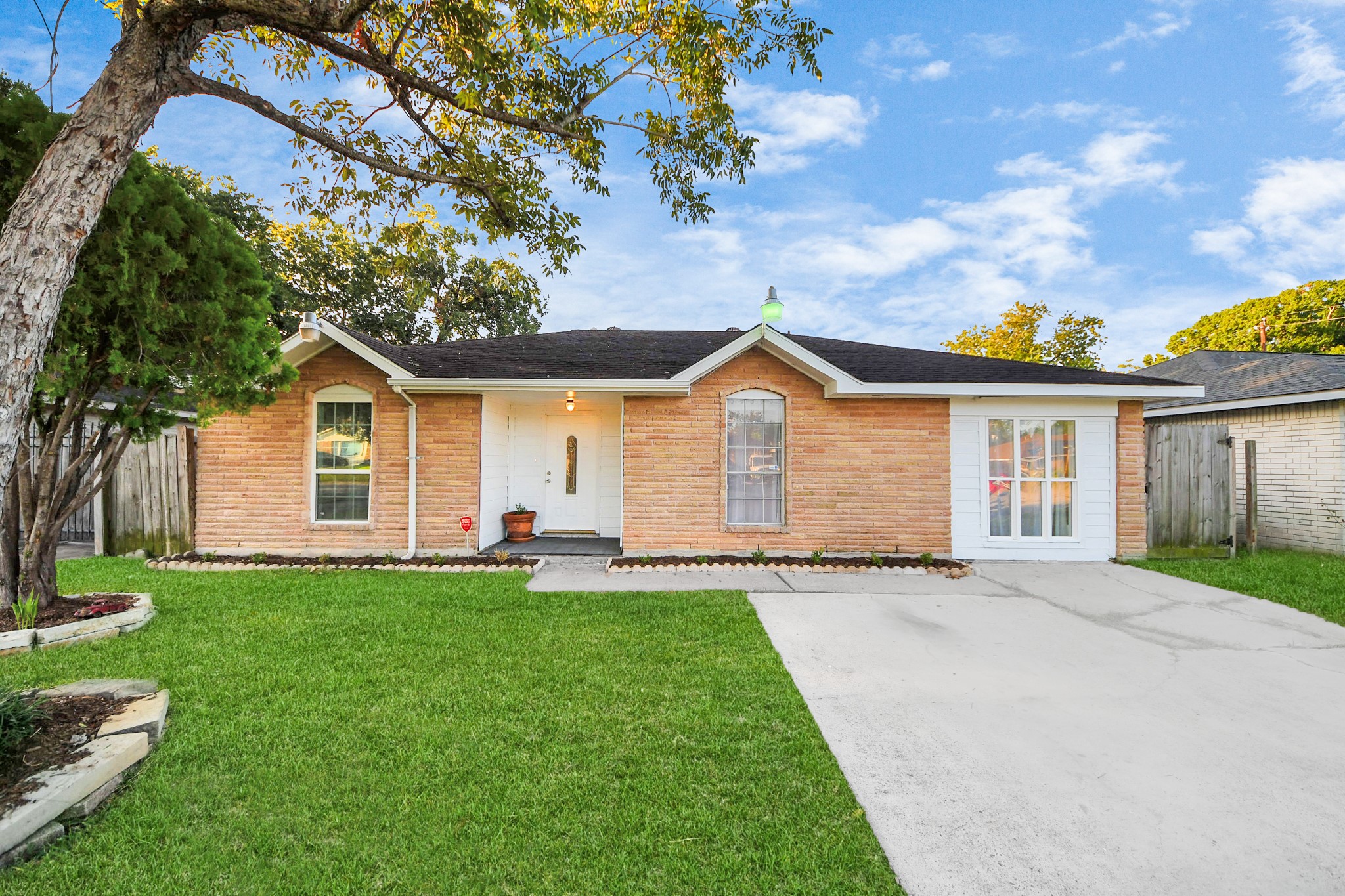 10927 Sandstone Street Houston TX 77072