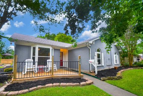 5002 Colmesneil Street Pearland TX 77584