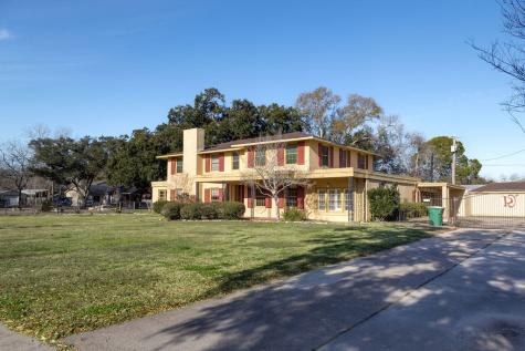 208 West Putnum Avenue Ganado TX 77962