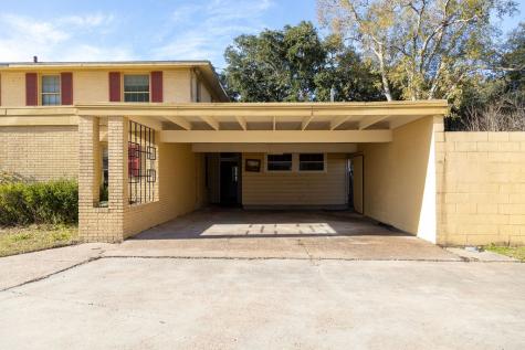 208 West Putnum Avenue Ganado TX 77962