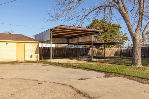208 West Putnum Avenue Ganado TX 77962