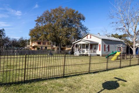 208 West Putnum Avenue Ganado TX 77962
