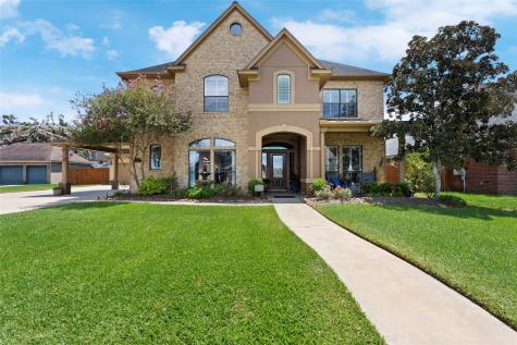 104 Arrowhead Drive Lake Jackson TX 77566