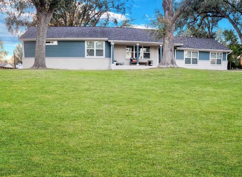 1040 S Oak Street Bellville TX 77418
