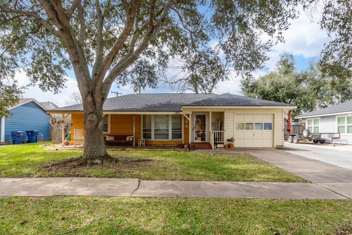 204 S Mattson Street West Columbia TX 77486
