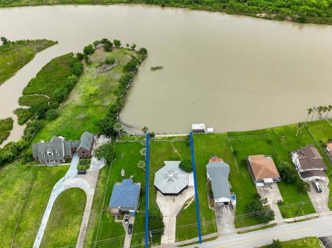 110 Bayou Drive Baytown TX 77520