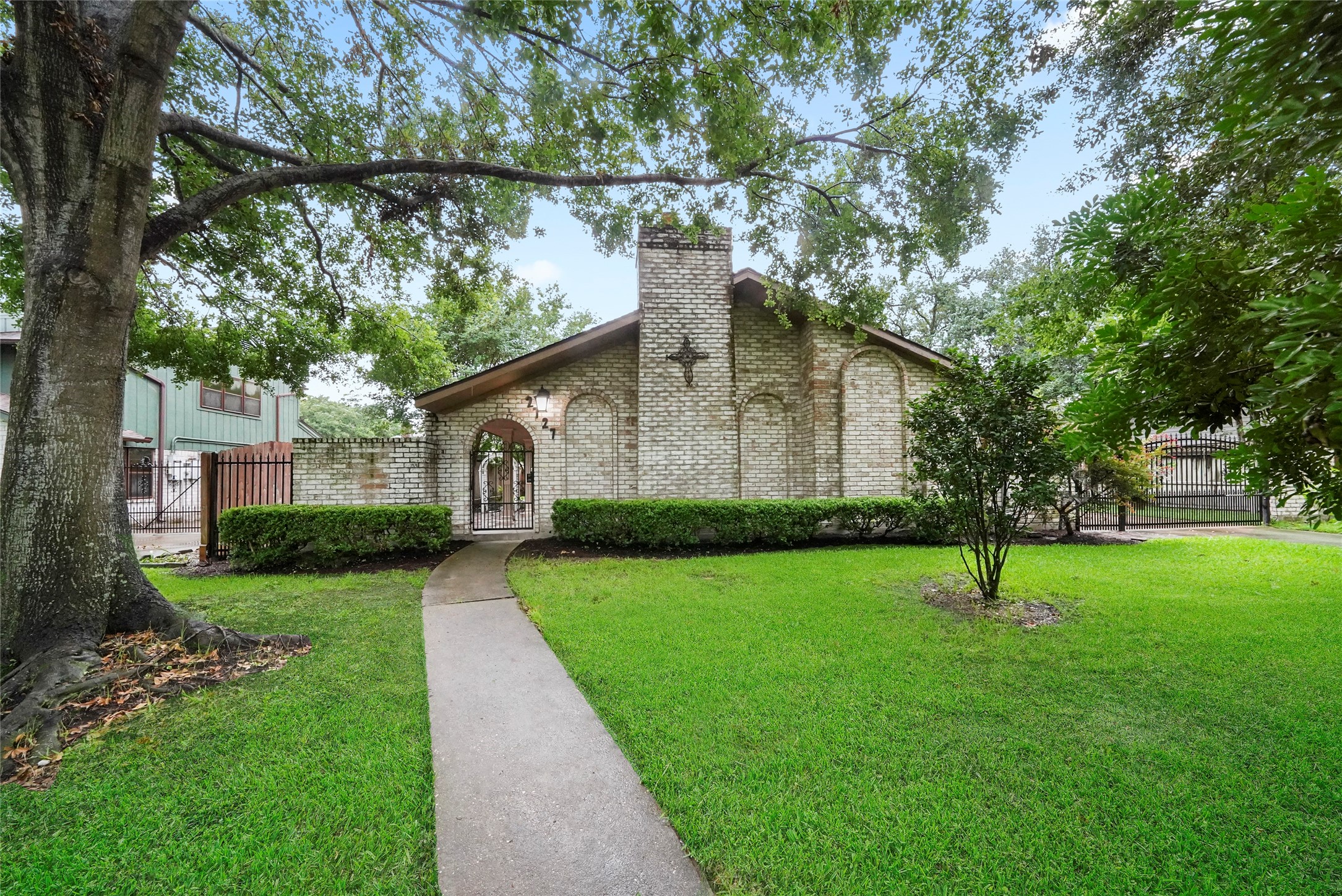 2727 Bernadette Lane Houston TX 77043