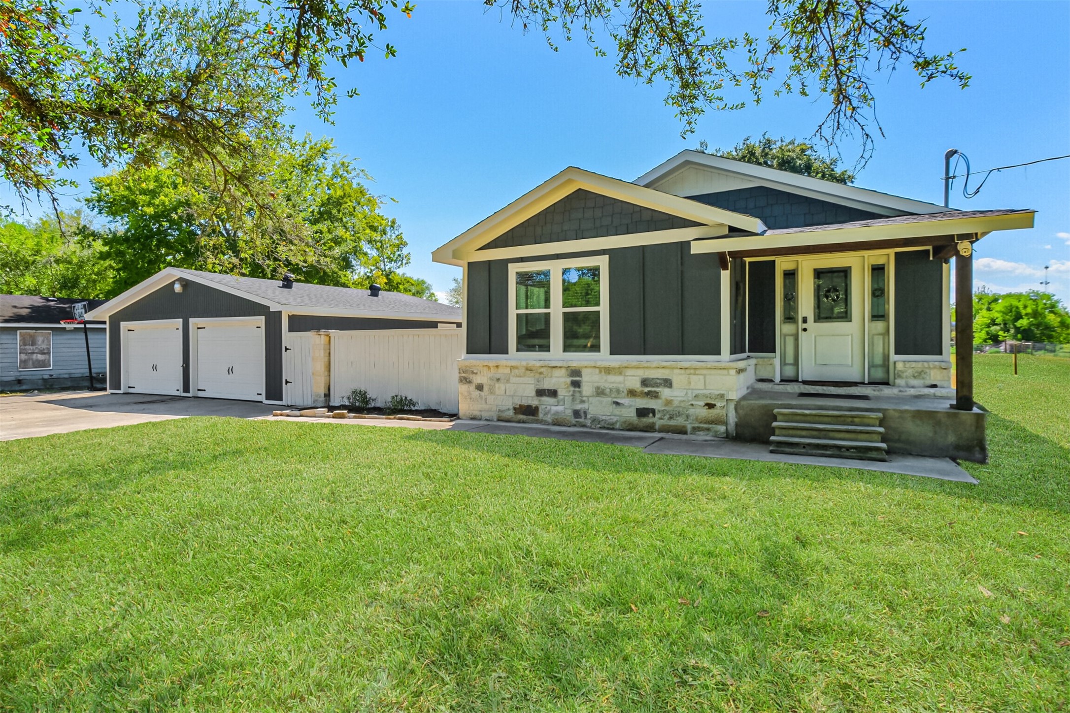 5012-1/2 Farmer Road Alvin TX 77511