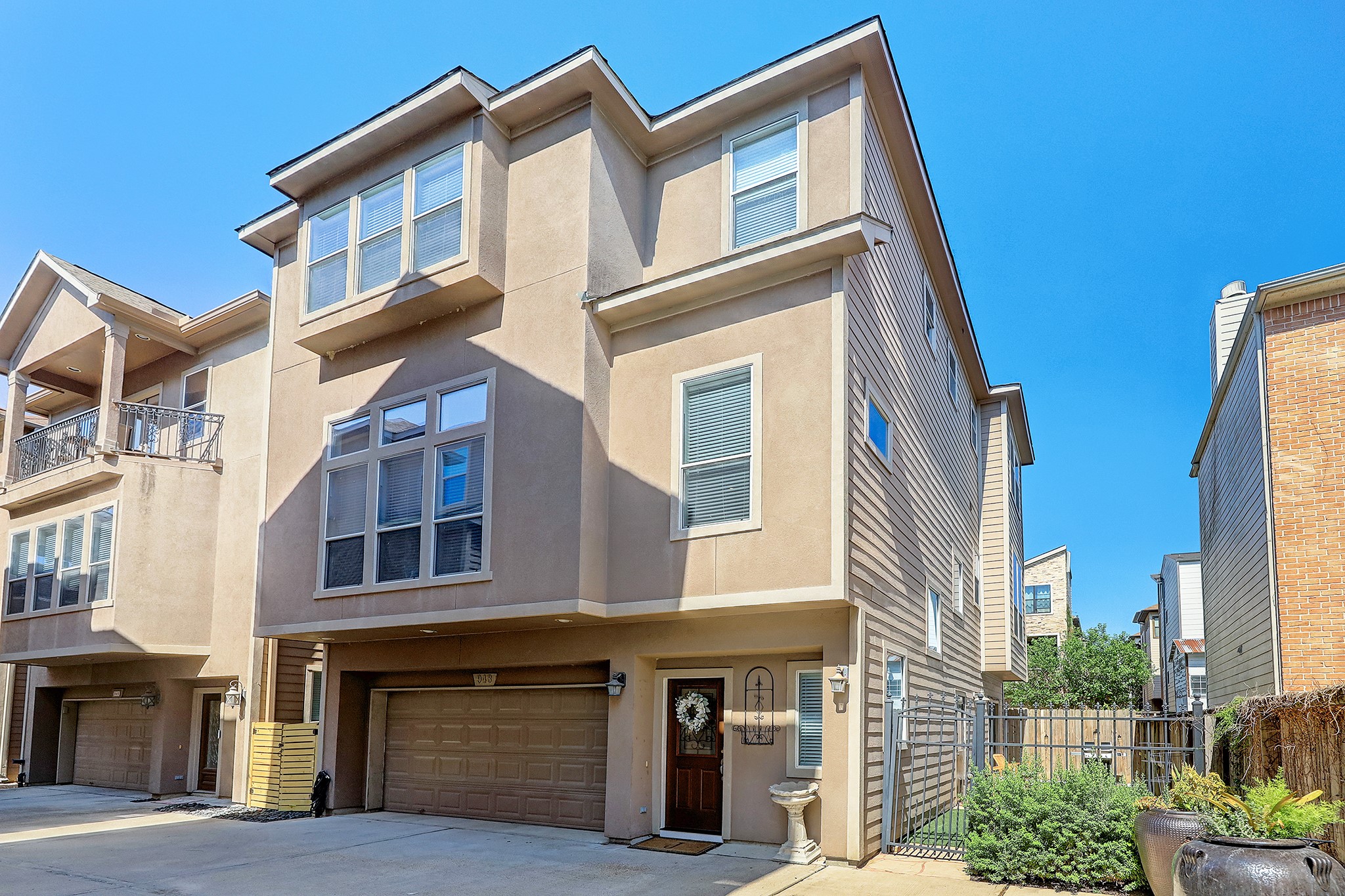 948 W 22nd Street Houston TX 77008
