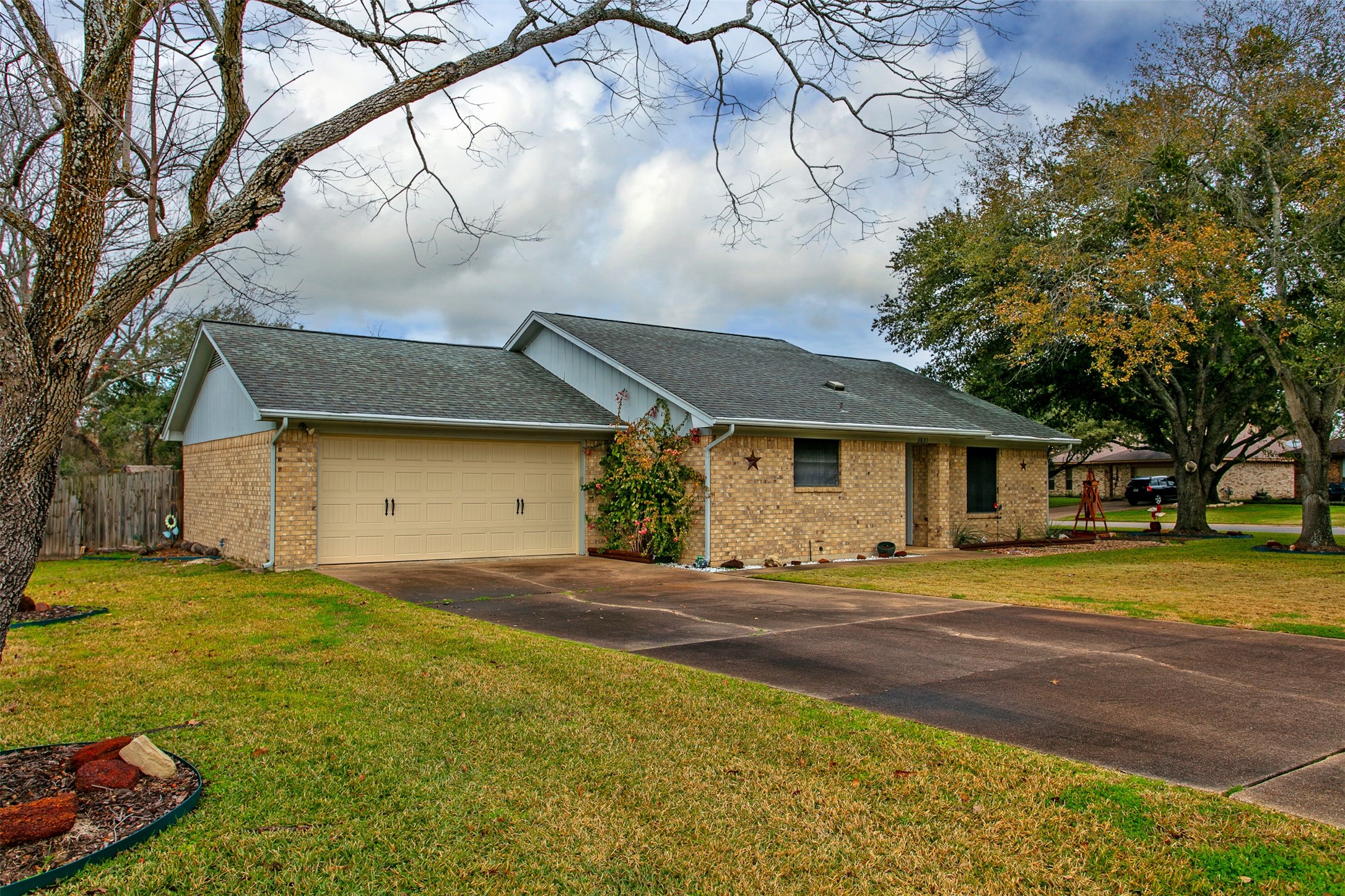 3831 Ravenwood Drive Bryan TX 77802