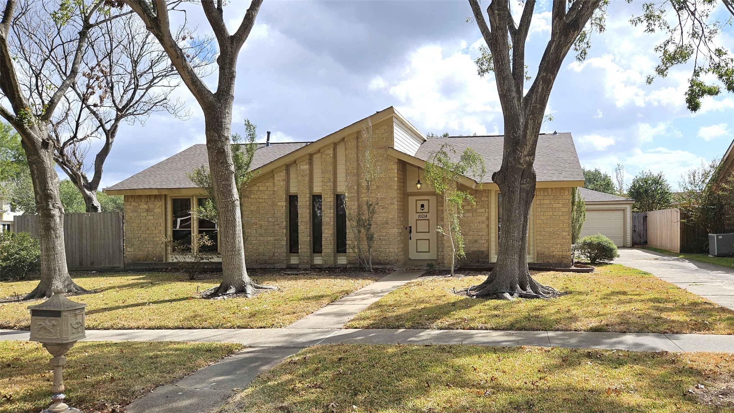 10214 Sageglow Drive Houston TX 77089