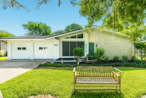 105 Moss Street Lake Jackson TX 77566