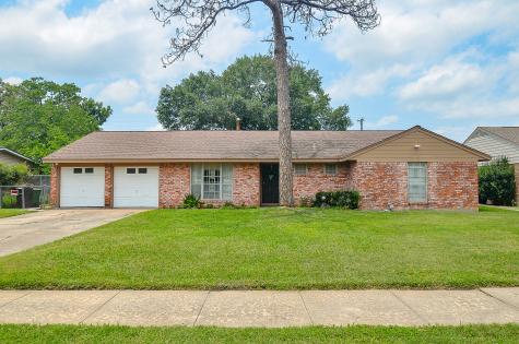 4326 Dalmatian Drive Houston TX 77045