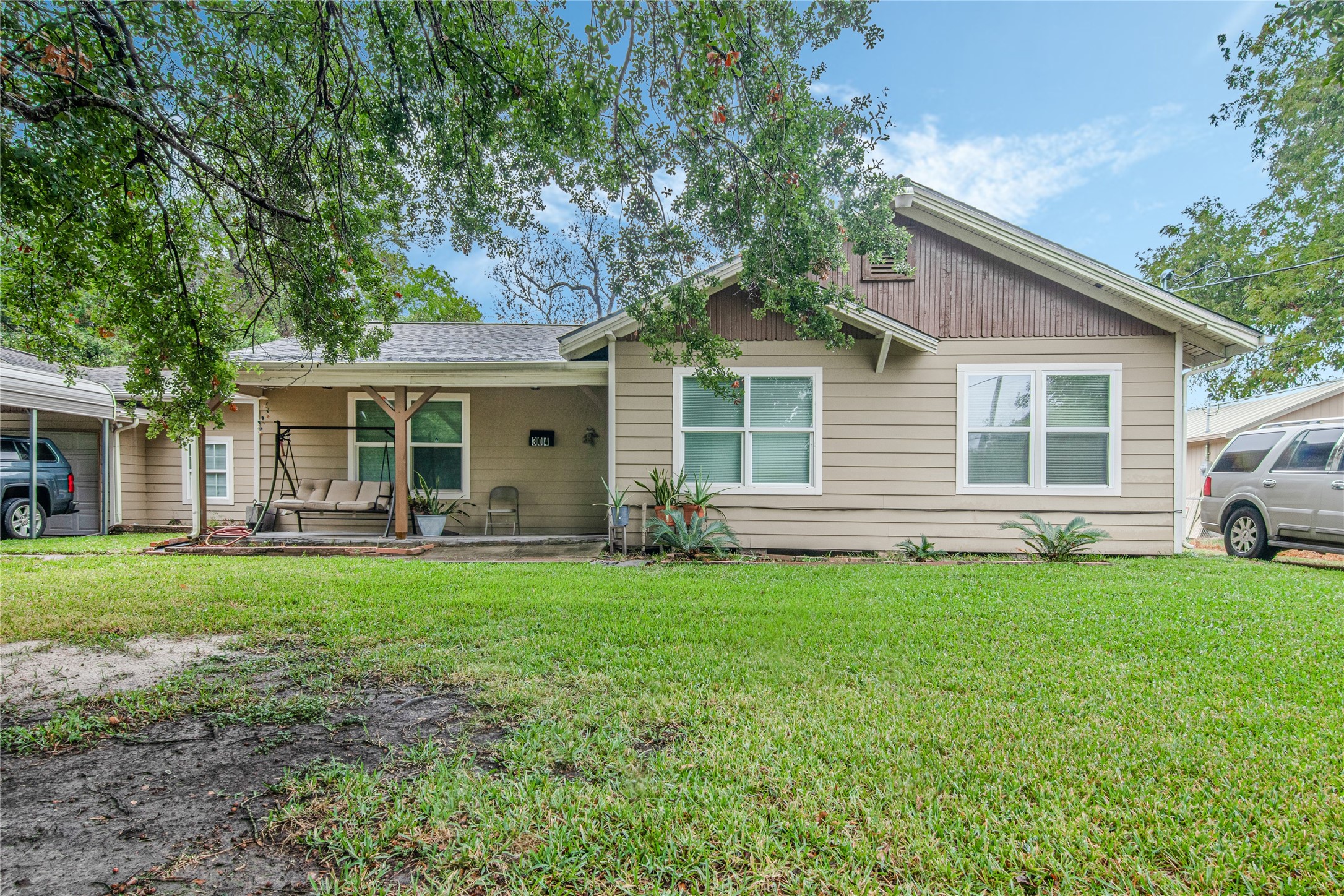 304 S 4th Street Highlands TX 77562