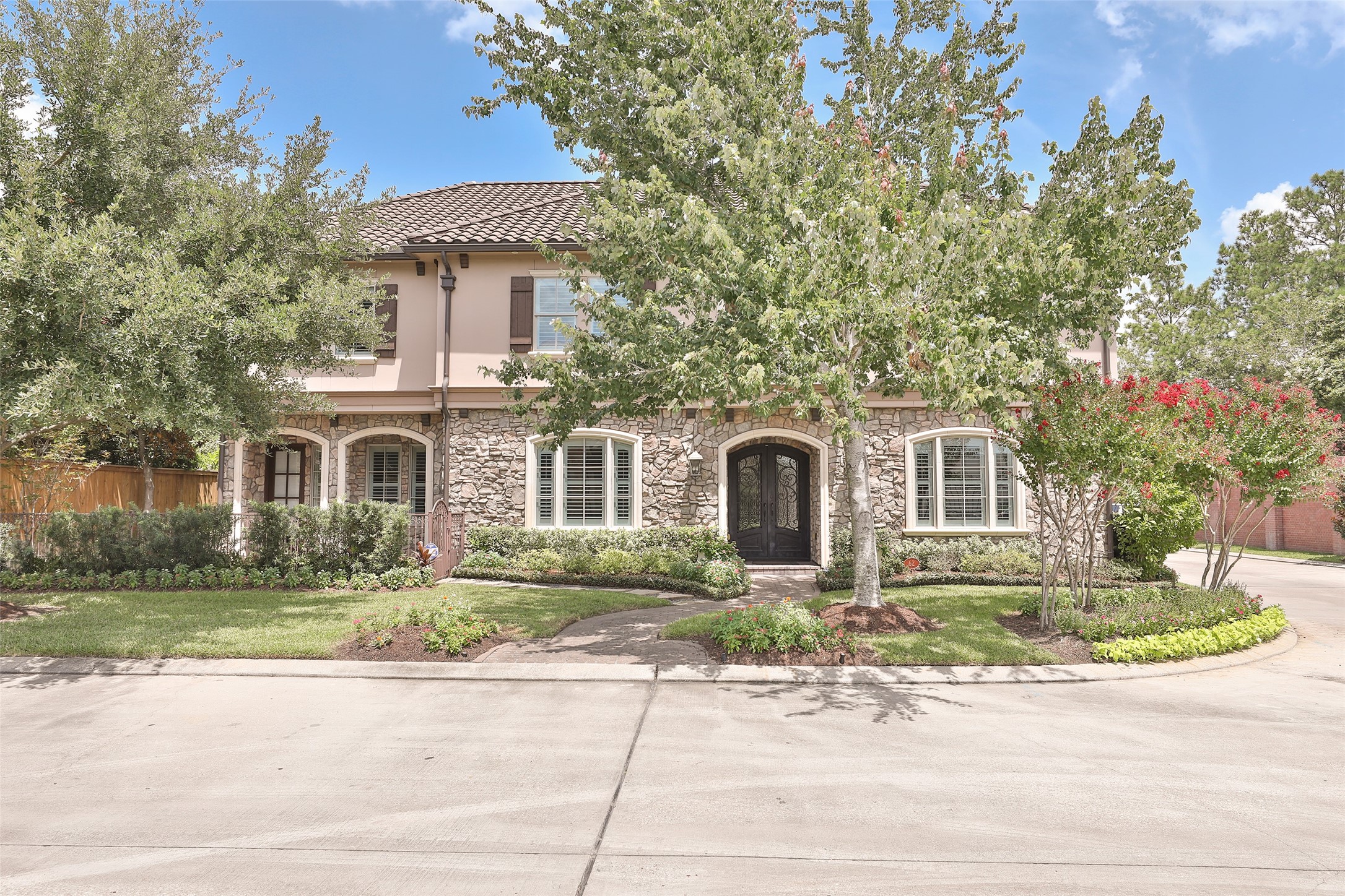 62 S Creekside Court Houston TX 77055