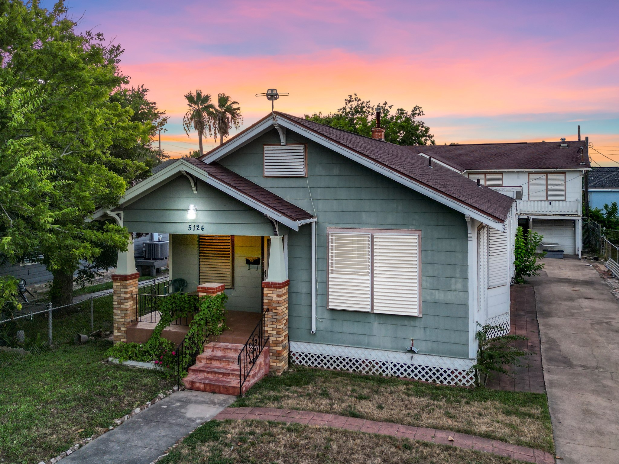 5124 Avenue O 1/2 Galveston TX 77551